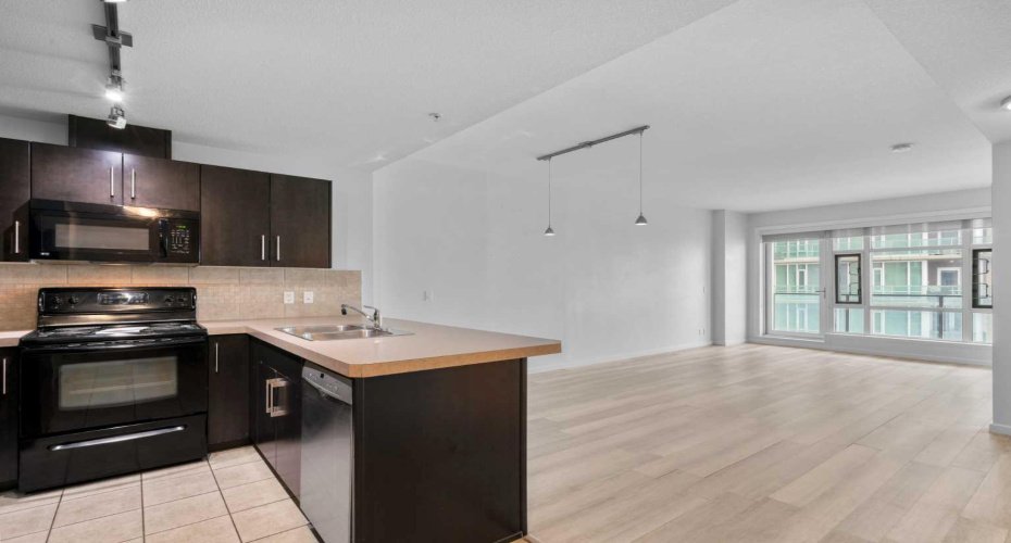 210 15 Avenue, Calgary, Alberta T2G 0B5, 1 Bedroom Bedrooms, ,1 BathroomBathrooms,Residential,For Sale,15,A2287329
