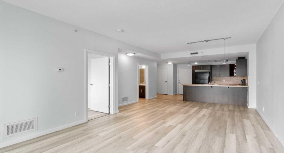 210 15 Avenue, Calgary, Alberta T2G 0B5, 1 Bedroom Bedrooms, ,1 BathroomBathrooms,Residential,For Sale,15,A2287329
