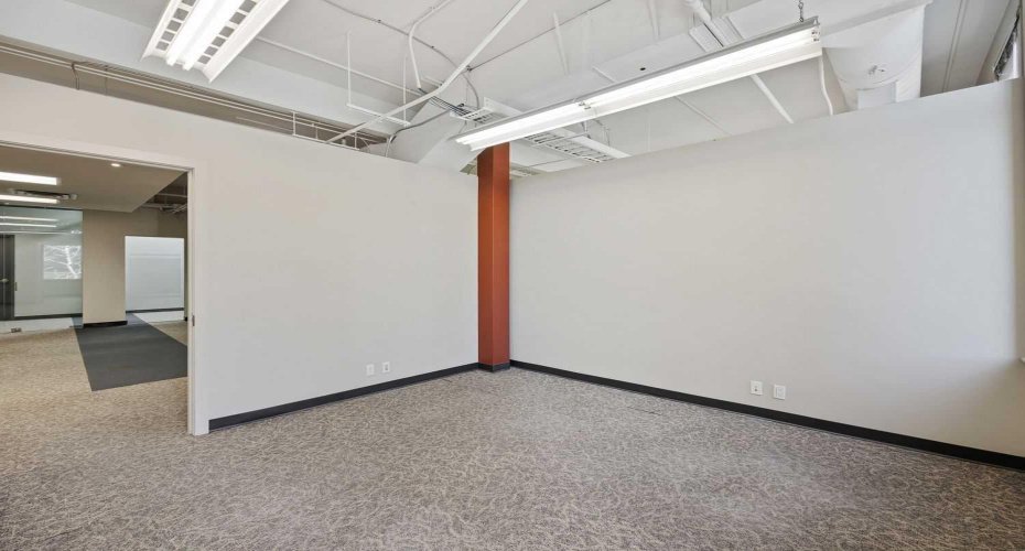 1018 Macleod Trail, Calgary, Alberta T2G 2M7, ,Commercial,For Lease,Macleod,A2291224