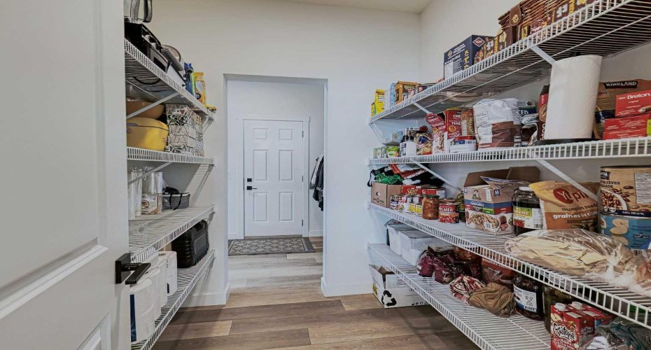 3 Saddlebred Court, Cochrane, Alberta T4C 3B5, 5 Bedrooms Bedrooms, ,4 BathroomsBathrooms,Residential,For Sale,Saddlebred,A2295839