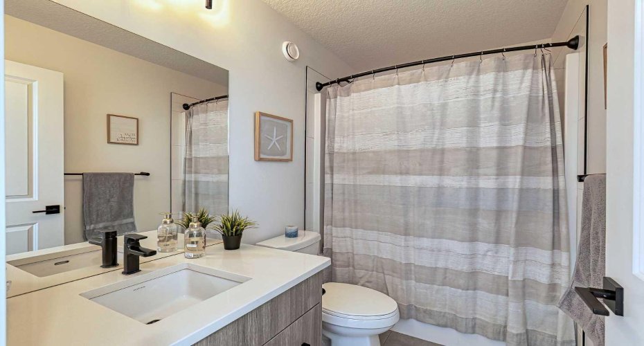 3 Saddlebred Court, Cochrane, Alberta T4C 3B5, 5 Bedrooms Bedrooms, ,4 BathroomsBathrooms,Residential,For Sale,Saddlebred,A2295839