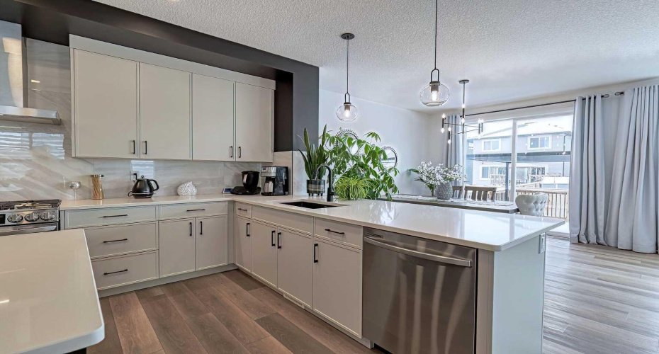 3 Saddlebred Court, Cochrane, Alberta T4C 3B5, 5 Bedrooms Bedrooms, ,4 BathroomsBathrooms,Residential,For Sale,Saddlebred,A2295839