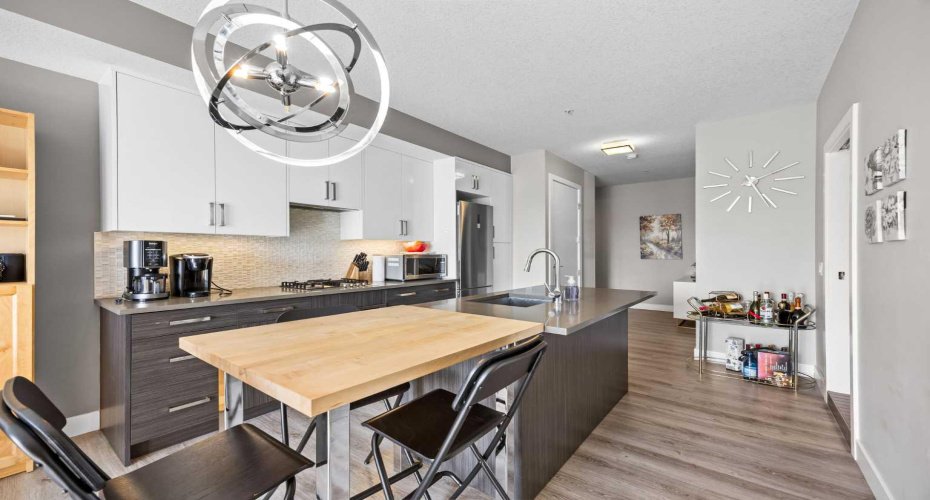 1521 26 Avenue, Calgary, Alberta T2T 1C4, 2 Bedrooms Bedrooms, ,2 BathroomsBathrooms,Residential,For Sale,26,A2295865