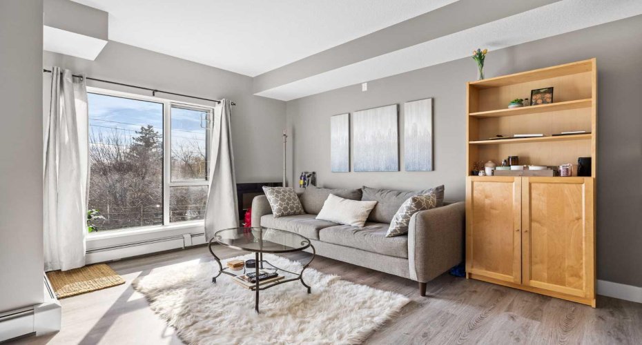 1521 26 Avenue, Calgary, Alberta T2T 1C4, 2 Bedrooms Bedrooms, ,2 BathroomsBathrooms,Residential,For Sale,26,A2295865