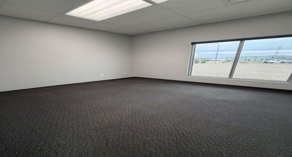 6643 63 Street Close, Lloydminster, Alberta T9V 3Y6, ,Commercial,For Lease,63,A2295897