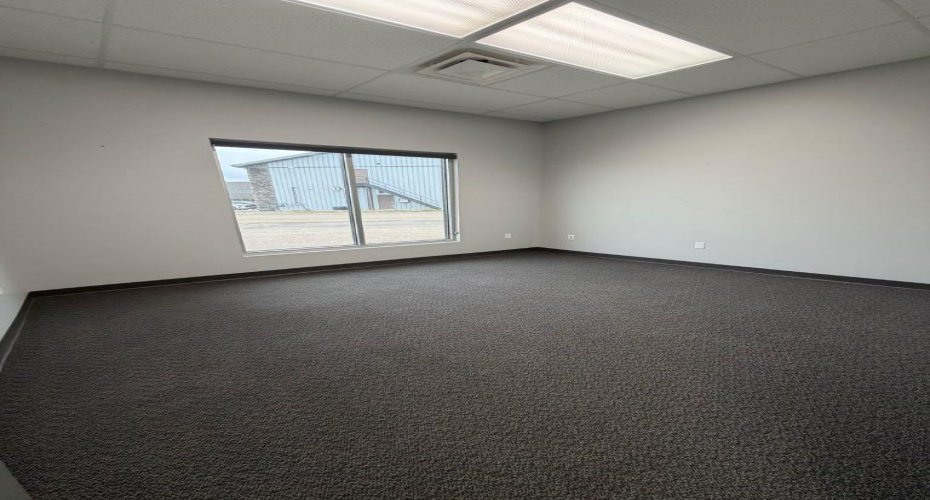 6643 63 Street Close, Lloydminster, Alberta T9V 3Y6, ,Commercial,For Lease,63,A2295897