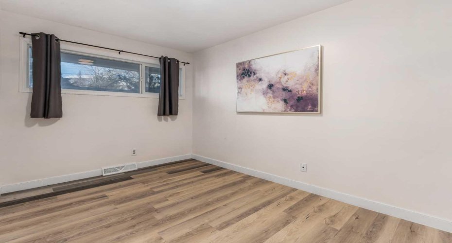 4504 14 Street, Calgary, Alberta T2K1J6, 5 Bedrooms Bedrooms, ,2 BathroomsBathrooms,Residential,For Sale,14,A2296044
