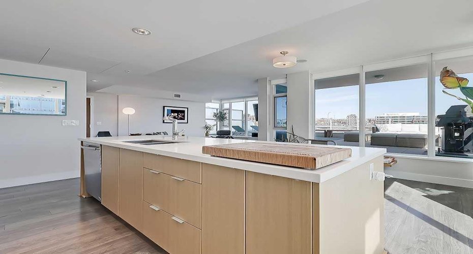 510 6 Avenue, Calgary, Alberta T2G 1L7, 3 Bedrooms Bedrooms, ,2 BathroomsBathrooms,Residential,For Sale,6,A2293670
