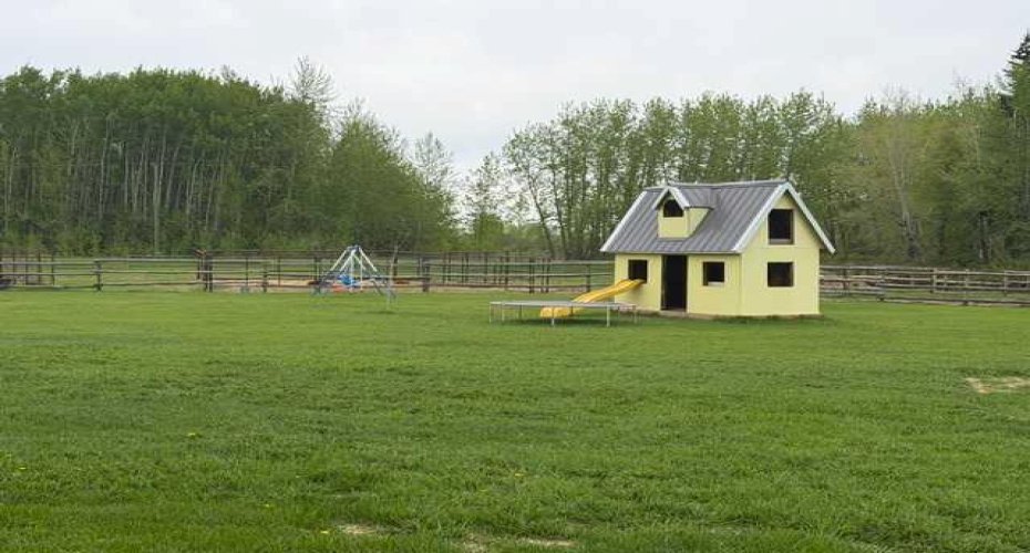 74120 100 Range Road, Kinuso, Alberta T0G 2K0, 5 Bedrooms Bedrooms, ,4 BathroomsBathrooms,Residential,For Sale,100 Range,A2293788