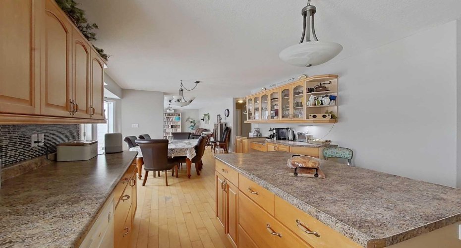 74120 100 Range Road, Kinuso, Alberta T0G 2K0, 5 Bedrooms Bedrooms, ,4 BathroomsBathrooms,Residential,For Sale,100 Range,A2293788