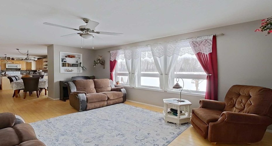 74120 100 Range Road, Kinuso, Alberta T0G 2K0, 5 Bedrooms Bedrooms, ,4 BathroomsBathrooms,Residential,For Sale,100 Range,A2293788