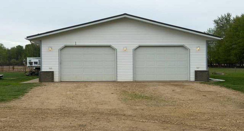 74120 100 Range Road, Kinuso, Alberta T0G 2K0, 5 Bedrooms Bedrooms, ,4 BathroomsBathrooms,Residential,For Sale,100 Range,A2293788