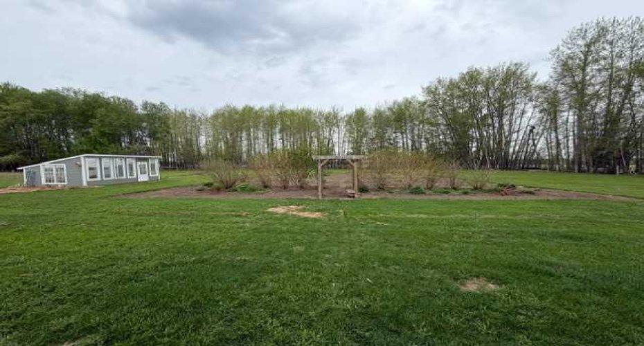 74120 100 Range Road, Kinuso, Alberta T0G 2K0, 5 Bedrooms Bedrooms, ,4 BathroomsBathrooms,Residential,For Sale,100 Range,A2293788