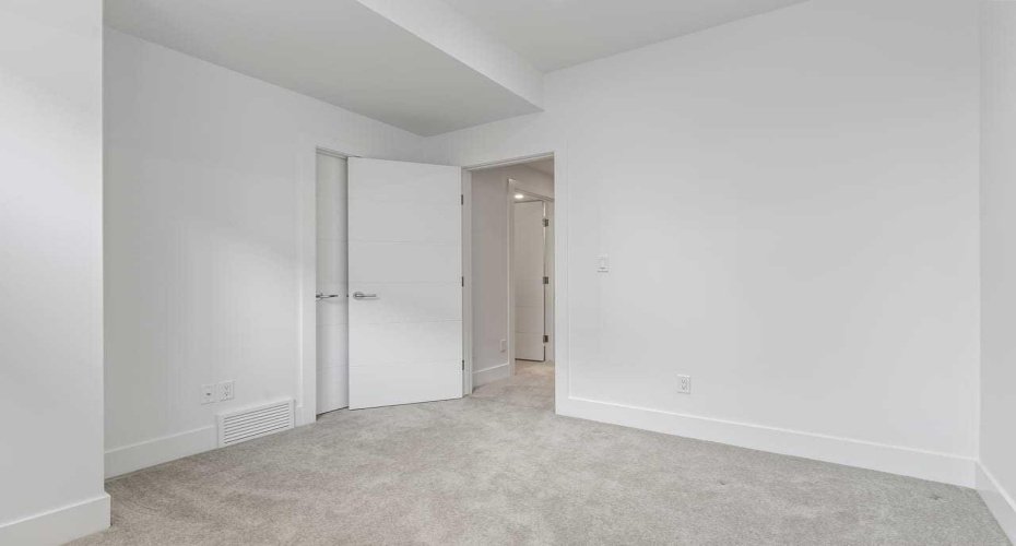 1400 26A Street, Calgary, Alberta T3C 1K8, 4 Bedrooms Bedrooms, ,5 BathroomsBathrooms,Residential,For Sale,26A,A2294919