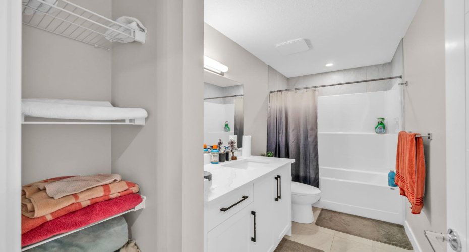 163 Sandpiper Bend, Chestermere, Alberta T1X 2S8, 3 Bedrooms Bedrooms, ,3 BathroomsBathrooms,Residential,For Sale,Sandpiper,A2295514