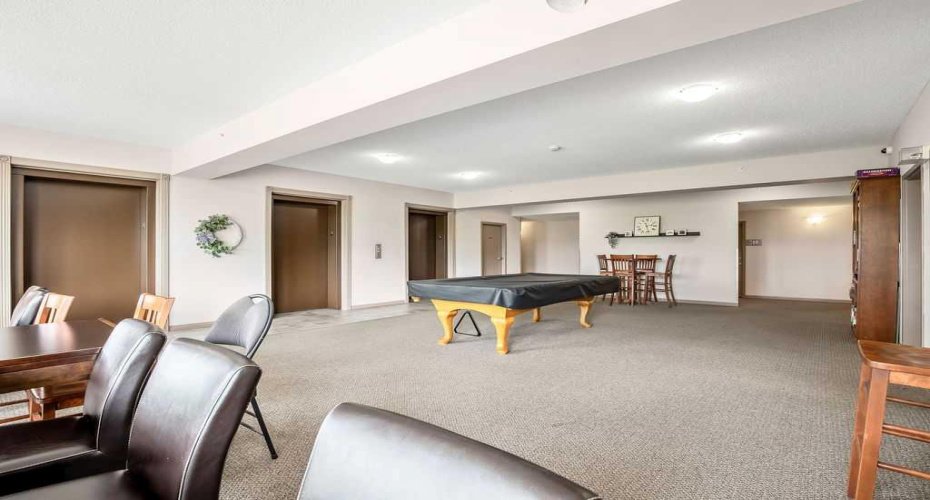 1 Crystal Green Lane, Okotoks, Alberta T1S 0C5, 2 Bedrooms Bedrooms, ,2 BathroomsBathrooms,Residential,For Sale,Crystal Green,A2295589