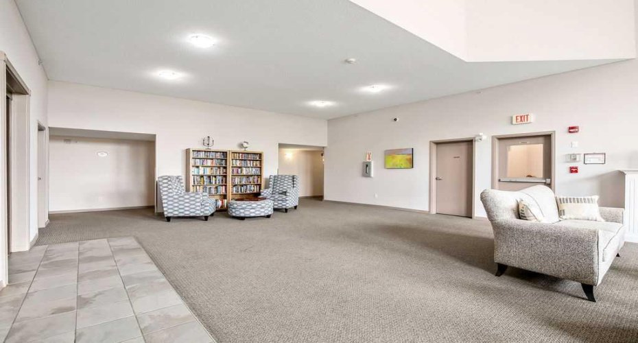 1 Crystal Green Lane, Okotoks, Alberta T1S 0C5, 2 Bedrooms Bedrooms, ,2 BathroomsBathrooms,Residential,For Sale,Crystal Green,A2295589