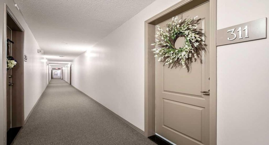 1 Crystal Green Lane, Okotoks, Alberta T1S 0C5, 2 Bedrooms Bedrooms, ,2 BathroomsBathrooms,Residential,For Sale,Crystal Green,A2295589