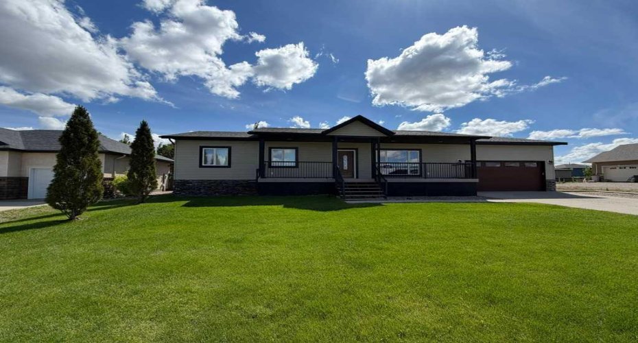 222 6A Street, Stirling, Alberta T0K 2E0, 5 Bedrooms Bedrooms, ,3 BathroomsBathrooms,Residential,For Sale,6A,A2295600
