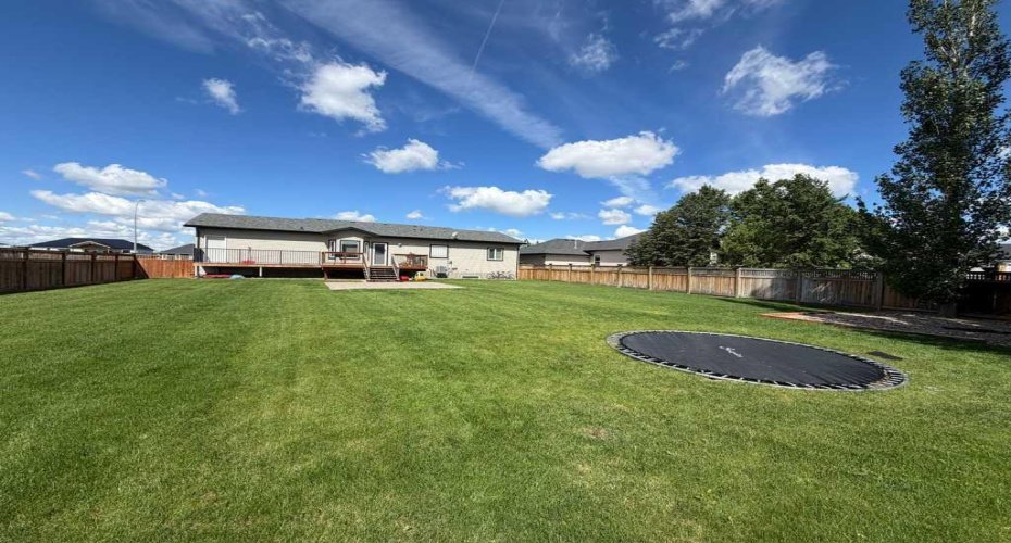 222 6A Street, Stirling, Alberta T0K 2E0, 5 Bedrooms Bedrooms, ,3 BathroomsBathrooms,Residential,For Sale,6A,A2295600