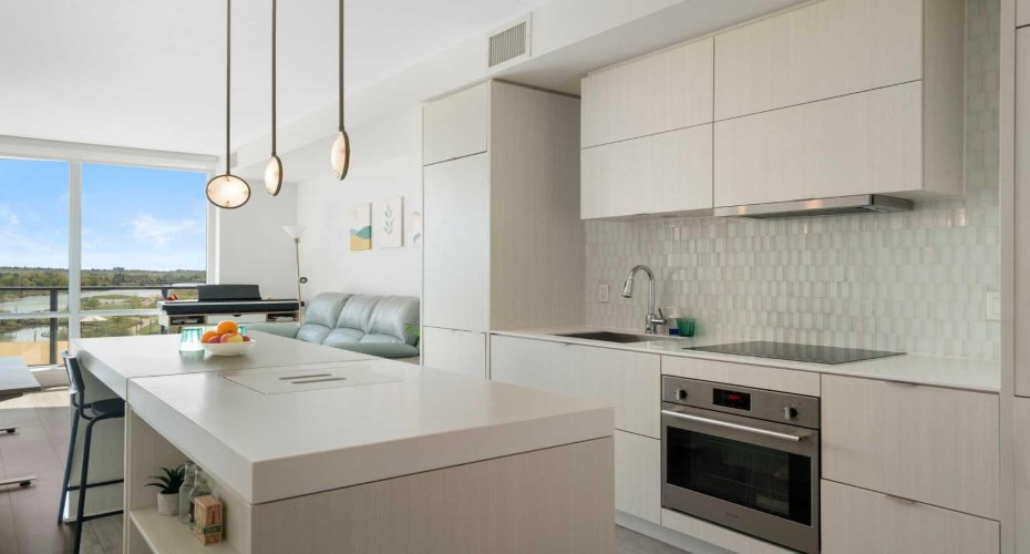 615 6 Avenue, Calgary, Alberta T2G 1S2, 1 Bedroom Bedrooms, ,1 BathroomBathrooms,Residential,For Sale,6,A2295616