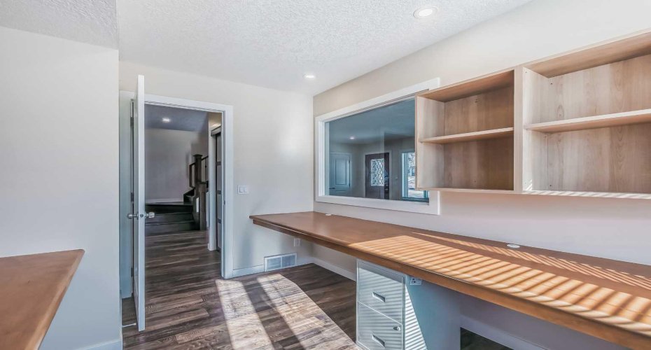 23 Cheltenham Road, Calgary, Alberta T2L 0M4, 4 Bedrooms Bedrooms, ,4 BathroomsBathrooms,Residential,For Sale,Cheltenham,A2283265