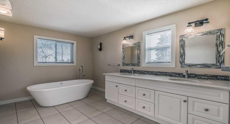 23 Cheltenham Road, Calgary, Alberta T2L 0M4, 4 Bedrooms Bedrooms, ,4 BathroomsBathrooms,Residential,For Sale,Cheltenham,A2283265