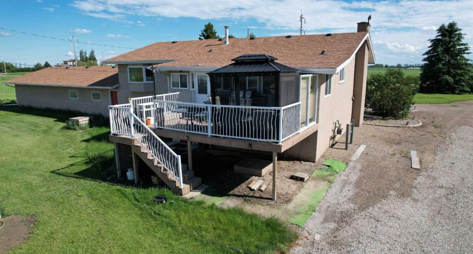 212072 TWP RD 9-4, Rural Lethbridge County, Alberta T1J5R2, 4 Bedrooms Bedrooms, ,2 BathroomsBathrooms,Agri-business,For Sale,TWP RD 9-4,A2288383