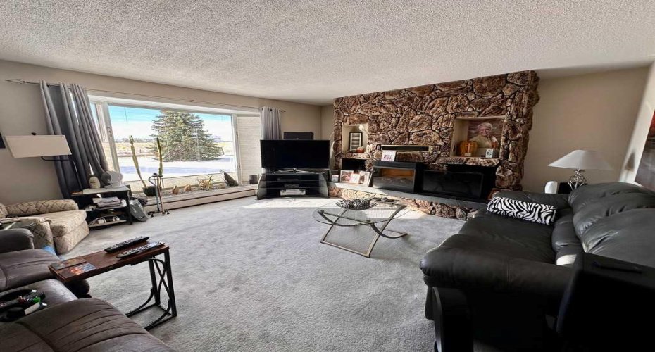 212072 TWP RD 9-4, Rural Lethbridge County, Alberta T1J5R2, 4 Bedrooms Bedrooms, ,2 BathroomsBathrooms,Agri-business,For Sale,TWP RD 9-4,A2288383
