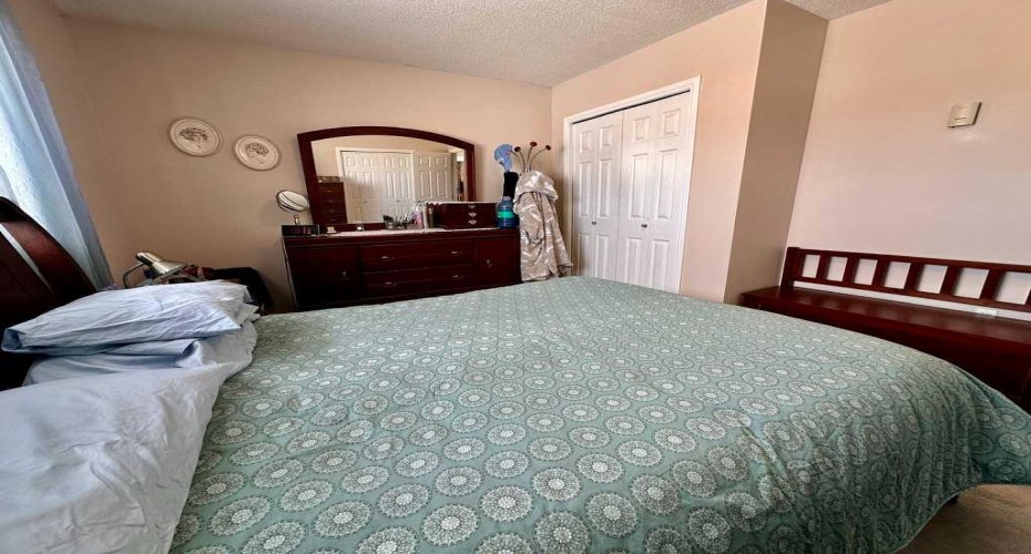 212072 TWP RD 9-4, Rural Lethbridge County, Alberta T1J5R2, 4 Bedrooms Bedrooms, ,2 BathroomsBathrooms,Agri-business,For Sale,TWP RD 9-4,A2288383