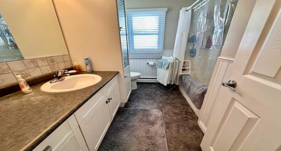 212072 TWP RD 9-4, Rural Lethbridge County, Alberta T1J5R2, 4 Bedrooms Bedrooms, ,2 BathroomsBathrooms,Agri-business,For Sale,TWP RD 9-4,A2288383