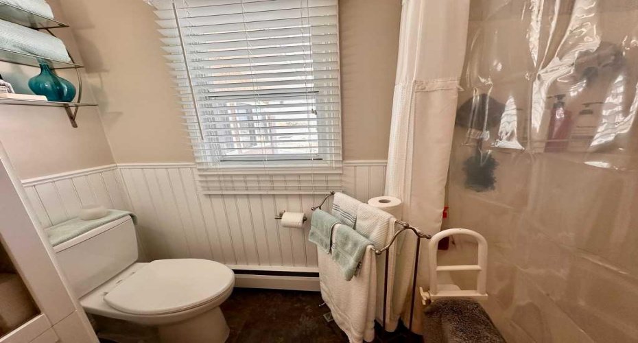 212072 TWP RD 9-4, Rural Lethbridge County, Alberta T1J5R2, 4 Bedrooms Bedrooms, ,2 BathroomsBathrooms,Agri-business,For Sale,TWP RD 9-4,A2288383