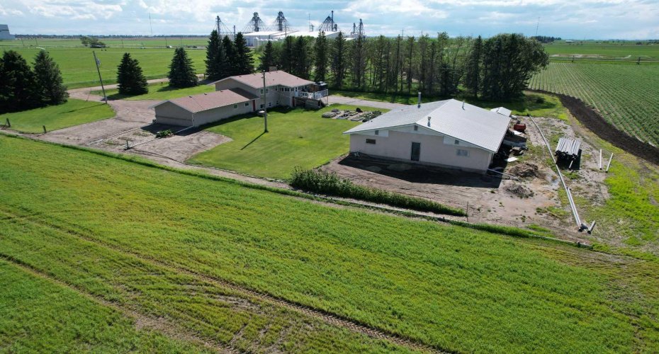 212072 TWP RD 9-4, Rural Lethbridge County, Alberta T1J5R2, 4 Bedrooms Bedrooms, ,2 BathroomsBathrooms,Agri-business,For Sale,TWP RD 9-4,A2288383