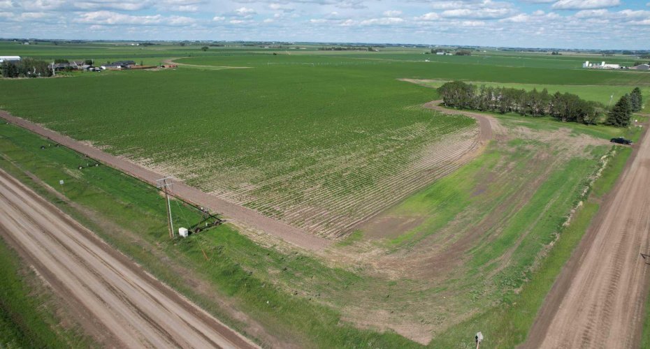212072 TWP RD 9-4, Rural Lethbridge County, Alberta T1J5R2, 4 Bedrooms Bedrooms, ,2 BathroomsBathrooms,Agri-business,For Sale,TWP RD 9-4,A2288383
