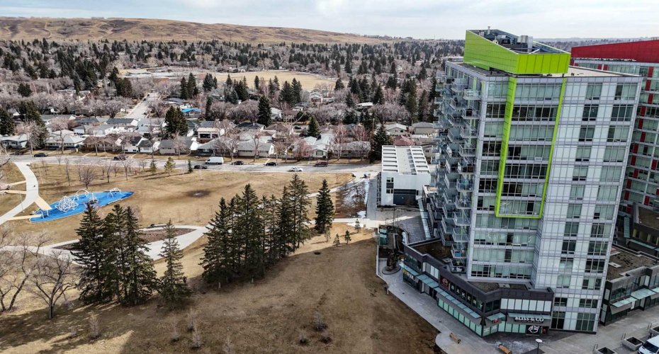 30 Brentwood Common, Calgary, Alberta T2L 2J9, 1 Bedroom Bedrooms, ,1 BathroomBathrooms,Residential,For Sale,Brentwood,A2291777