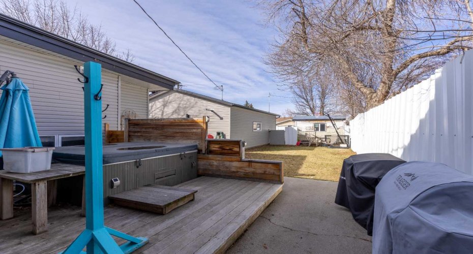 1907 7A Avenue, Lethbridge, Alberta T1H 0Z8, 4 Bedrooms Bedrooms, ,2 BathroomsBathrooms,Residential,For Sale,7A,A2292410