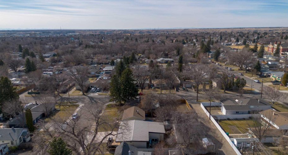 1907 7A Avenue, Lethbridge, Alberta T1H 0Z8, 4 Bedrooms Bedrooms, ,2 BathroomsBathrooms,Residential,For Sale,7A,A2292410