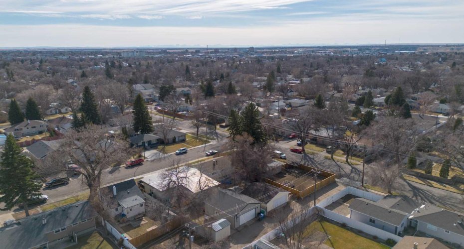 1907 7A Avenue, Lethbridge, Alberta T1H 0Z8, 4 Bedrooms Bedrooms, ,2 BathroomsBathrooms,Residential,For Sale,7A,A2292410
