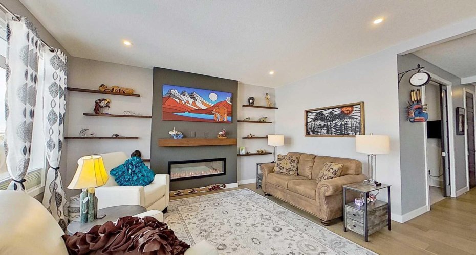 163 Sundown Crescent, Cochrane, Alberta T4C2A6, 3 Bedrooms Bedrooms, ,3 BathroomsBathrooms,Residential,For Sale,Sundown,A2294098