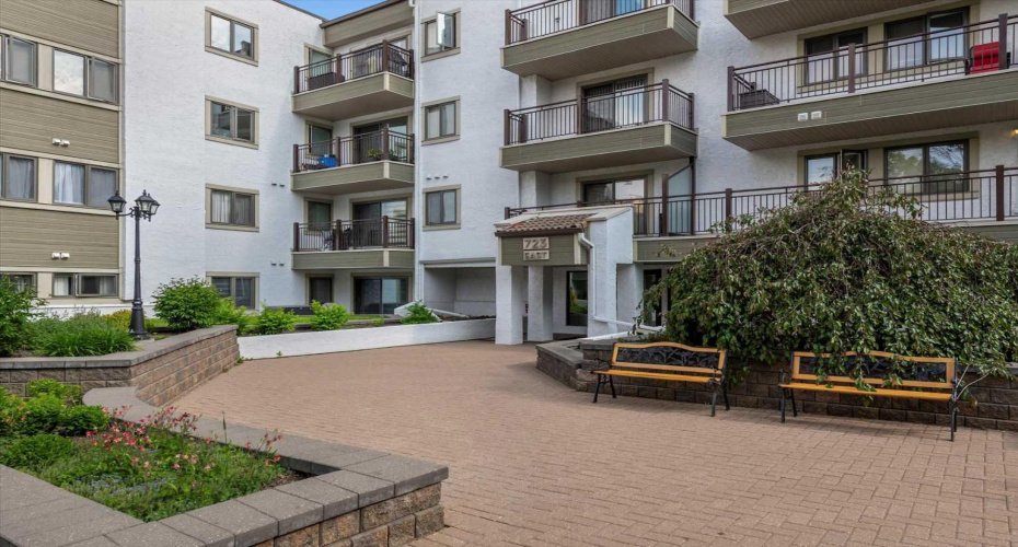 723 57 Avenue, Calgary, Alberta T2V4Z3, 2 Bedrooms Bedrooms, ,1 BathroomBathrooms,Residential,For Sale,57,A2294774