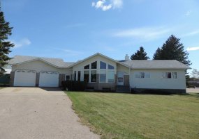 5205 55St., Rimbey, Alberta T0C 2J0, 3 Bedrooms Bedrooms, ,4 BathroomsBathrooms,Residential,For Sale,55St.,A2295365