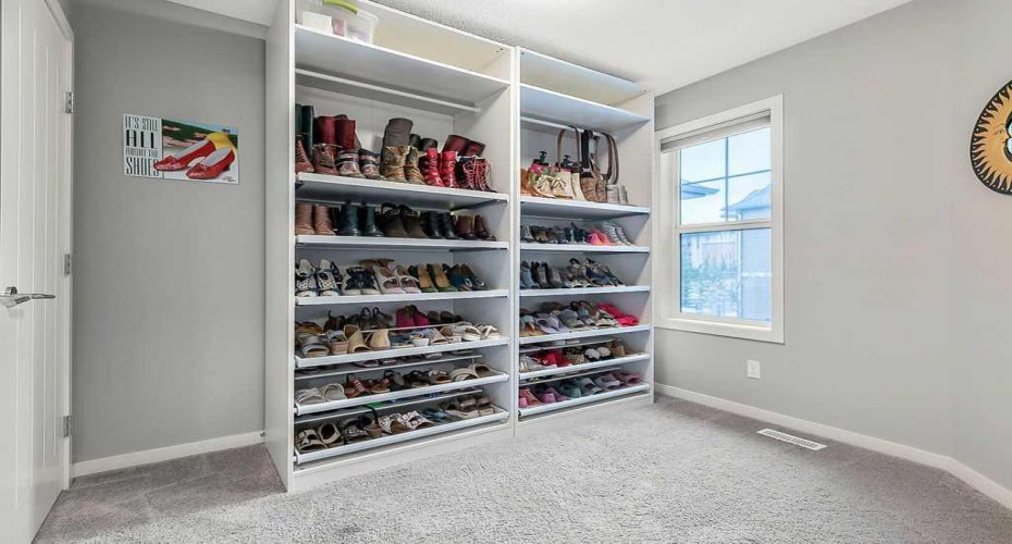 101 Sunset Drive, Cochrane, Alberta T4C 0W8, 3 Bedrooms Bedrooms, ,4 BathroomsBathrooms,Residential,For Sale,Sunset,A2295489