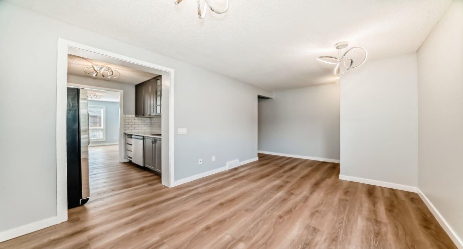 6915 Ranchview Drive, Calgary, Alberta T3G 1R8, 3 Bedrooms Bedrooms, ,2 BathroomsBathrooms,Residential,For Sale,Ranchview,A2295507