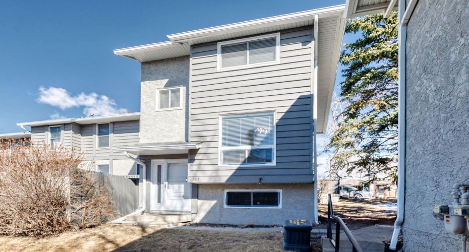 6915 Ranchview Drive, Calgary, Alberta T3G 1R8, 3 Bedrooms Bedrooms, ,2 BathroomsBathrooms,Residential,For Sale,Ranchview,A2295507
