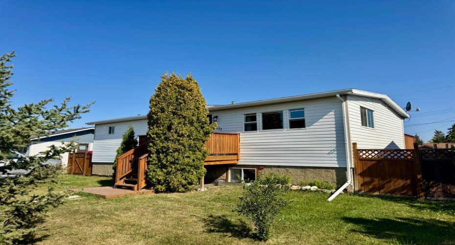 4631 54 Street, Rycroft, Alberta T0H 3A0, 4 Bedrooms Bedrooms, ,3 BathroomsBathrooms,Residential,For Sale,54,A2295962