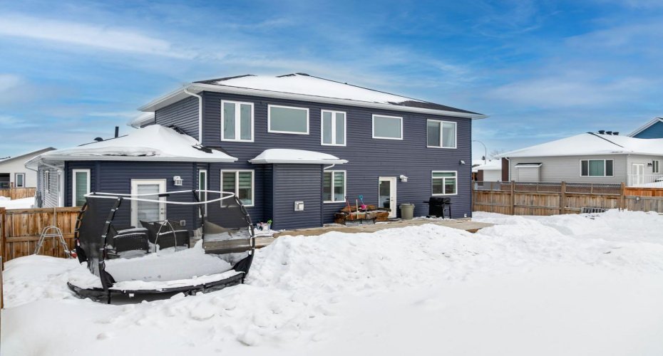 144 Beaverlodge Close, Fort McMurray, Alberta T9H 2V5, 6 Bedrooms Bedrooms, ,5 BathroomsBathrooms,Residential,For Sale,Beaverlodge,A2296197