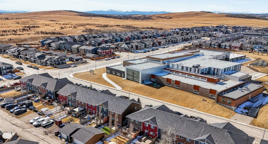 203 Fireside Parkway, Cochrane, Alberta T4C 0V8, 3 Bedrooms Bedrooms, ,4 BathroomsBathrooms,Residential,For Sale,Fireside,A2296249