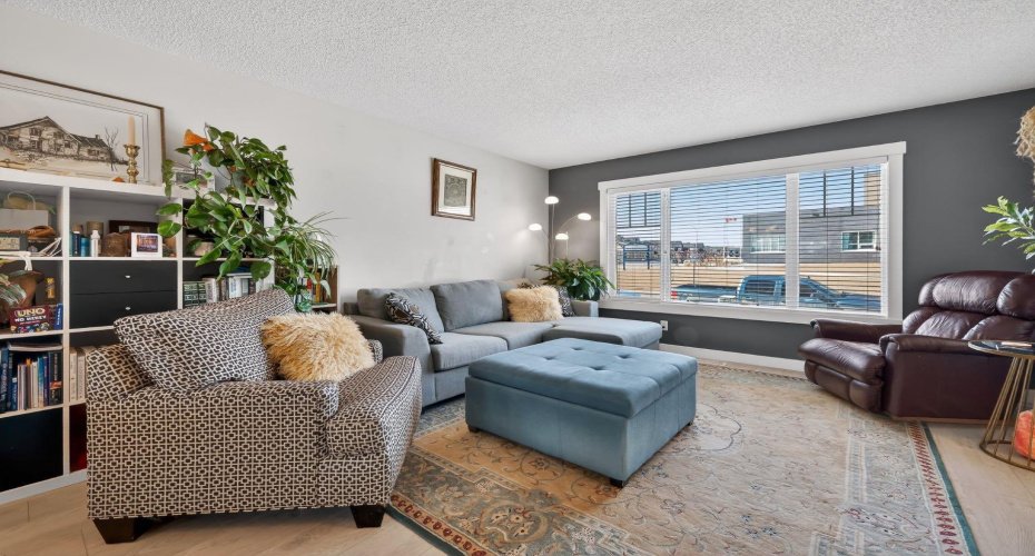 203 Fireside Parkway, Cochrane, Alberta T4C 0V8, 3 Bedrooms Bedrooms, ,4 BathroomsBathrooms,Residential,For Sale,Fireside,A2296249