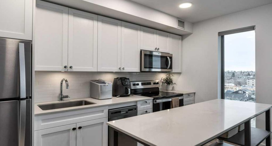123 4 Street, Calgary, Alberta T2E 8K3, 1 Bedroom Bedrooms, ,1 BathroomBathrooms,Residential,For Sale,4,A2296376