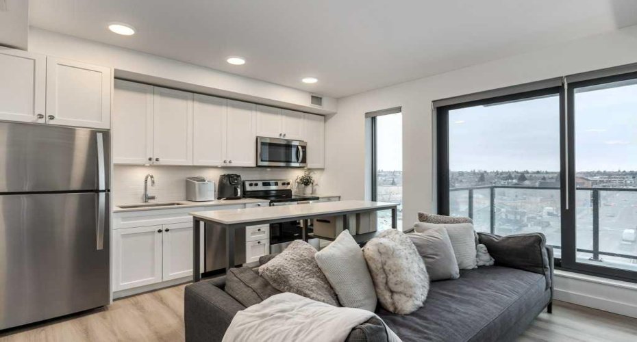 123 4 Street, Calgary, Alberta T2E 8K3, 1 Bedroom Bedrooms, ,1 BathroomBathrooms,Residential,For Sale,4,A2296376
